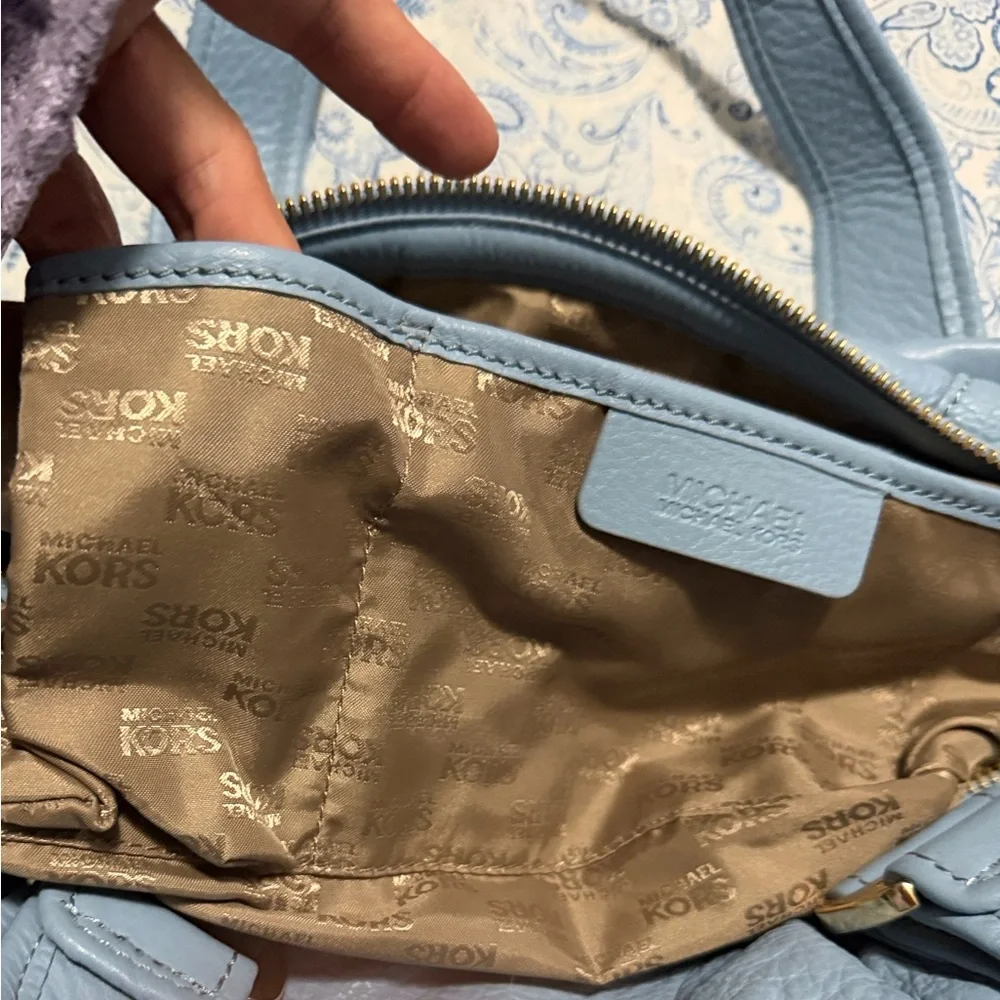 Michael Kors Light Blue Leather Shoulder Bag - Picture 10 of 11